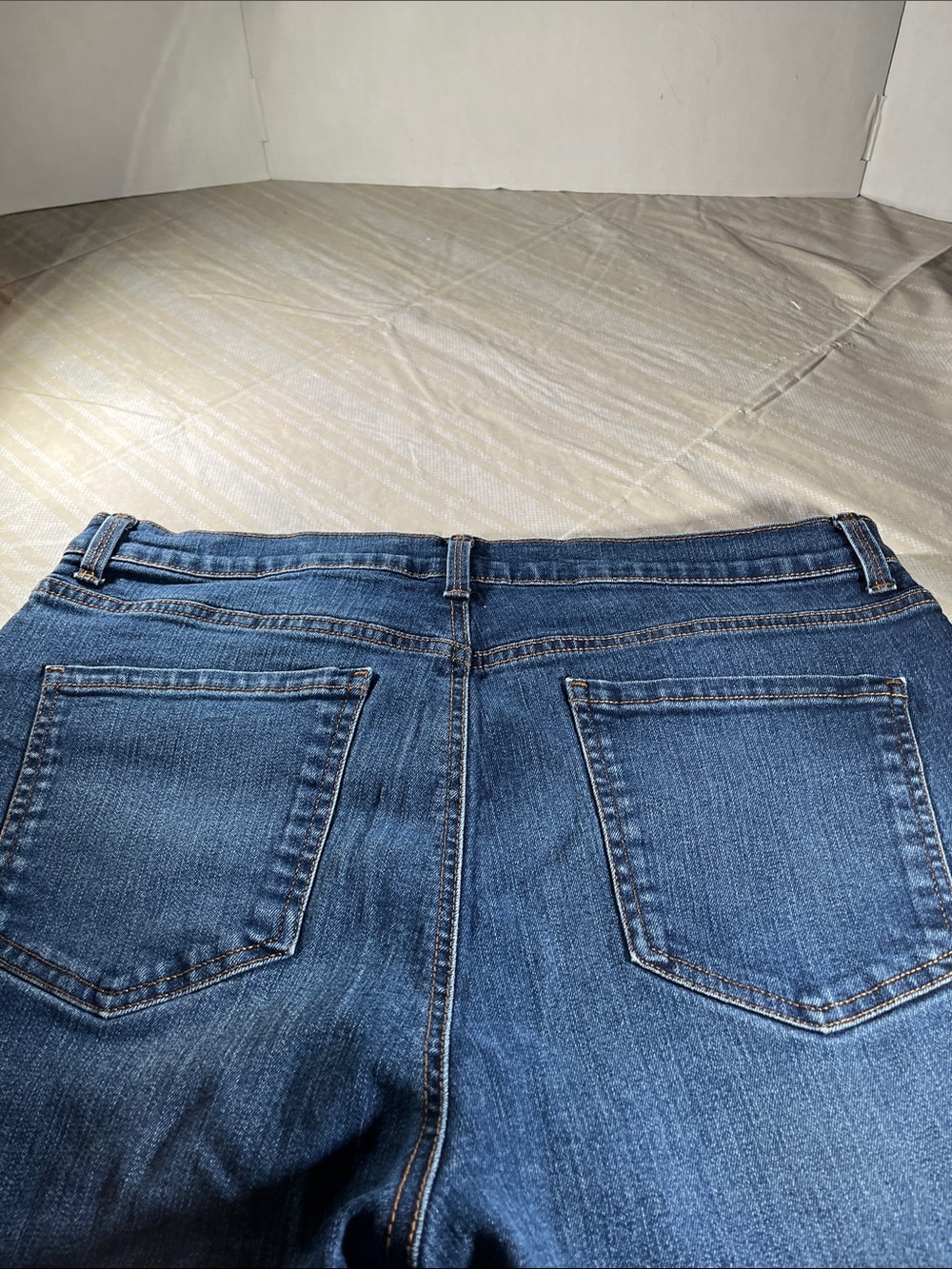 Gloria Vanderbilt Straight-Leg Jeans in Blue Denim - Picture 6 of 7